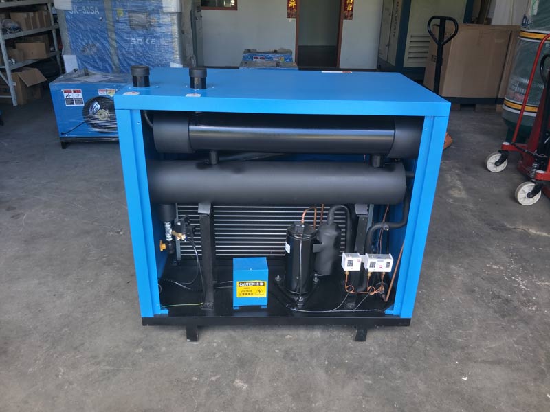 風(fēng)冷型冷干機(jī)運(yùn)行時(shí)對(duì)環(huán)境及溫度的要求？